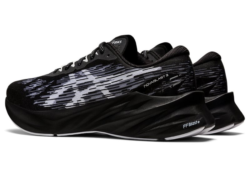 Asics Novablast 3 メンズ ランニングシューズ 黒 白 | JP5840-549
