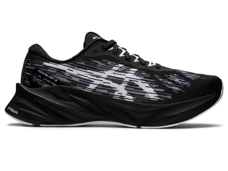 Asics Novablast 3 メンズ ランニングシューズ 黒 白 | JP5840-549